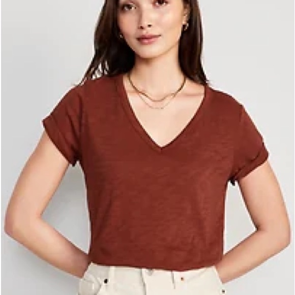 NWT OLD NAVY Linen-Blend V-Neck Henley T-Shirt
Linen-Blend V-Neck Henley - Picture 3 of 7